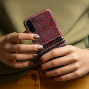 پیش نمایش طرح بر روی قاب فرش ایرانی جمع شده